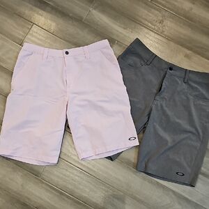 Oakley Men's Flat Front Shorts in Light Pink and Charcoal